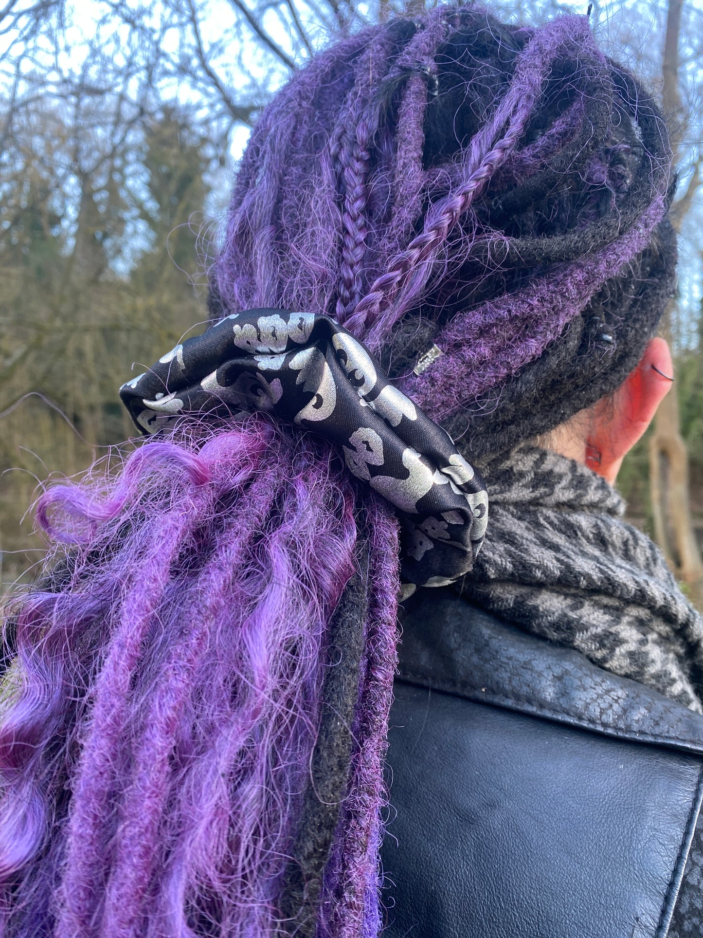 Silver Spirits | Regular Scrunchie