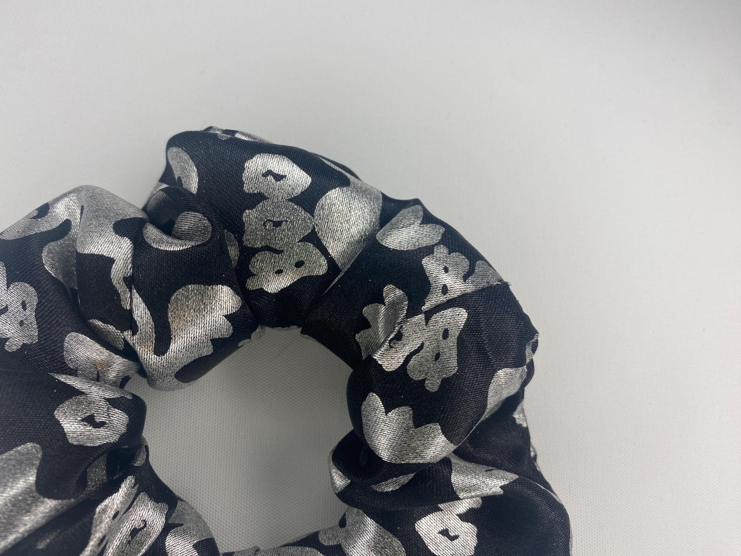 Silver Spirits | Regular Scrunchie