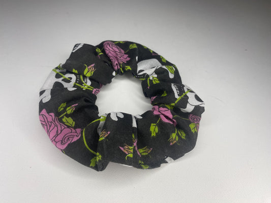 Deadly Love | Pink | Regular Scrunchie