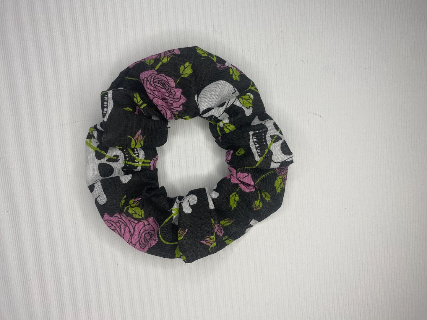 Deadly Love | Pink | Regular Scrunchie